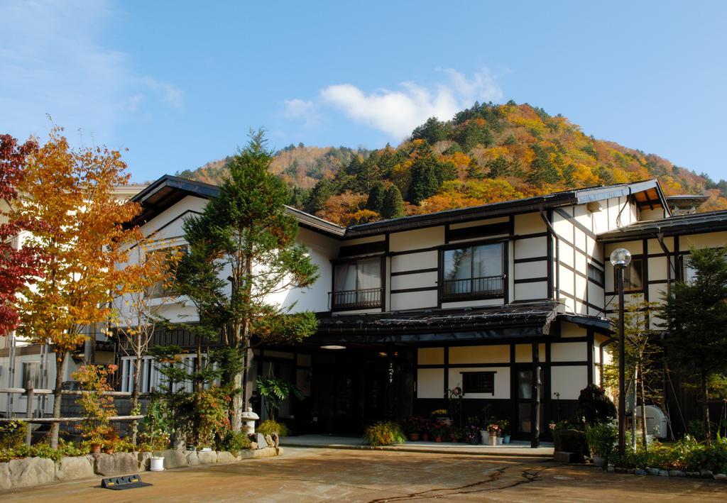 Hotel Tsuyukusa à Takayama  Extérieur photo